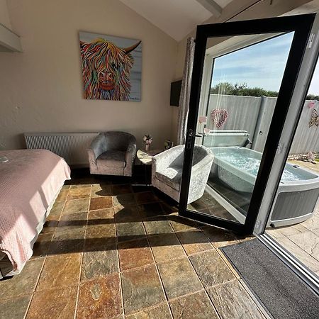 Dwylig Isa Holiday Cottages Rhuddlan Exteriör bild