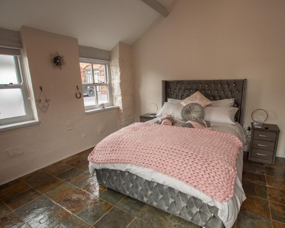 Dwylig Isa Holiday Cottages Rhuddlan Exteriör bild