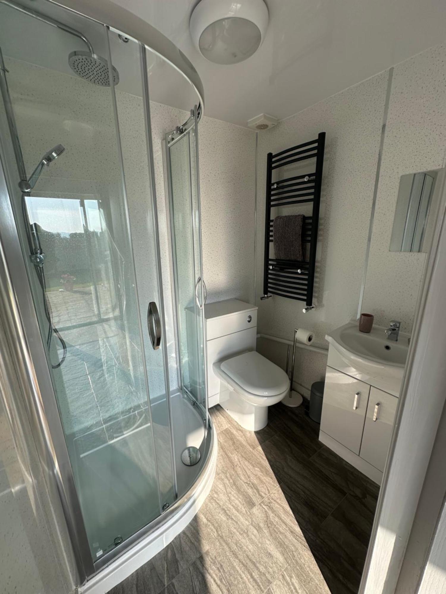Dwylig Isa Holiday Cottages Rhuddlan Rum bild
