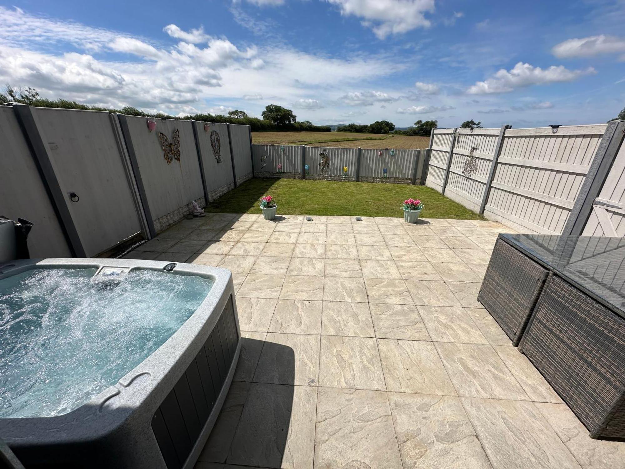 Dwylig Isa Holiday Cottages Rhuddlan Exteriör bild